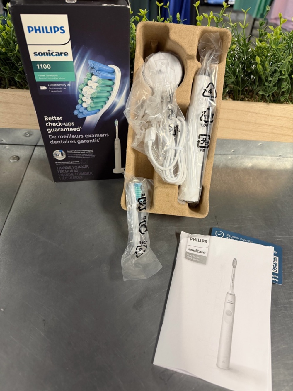 Philips Sonicare 1100 White Electric Toothbrush – NEW - Picture 2 of 9